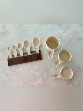 Vintage Tupperware Measuring Spoons + Wall Rack Mount Almond Measuring Cups